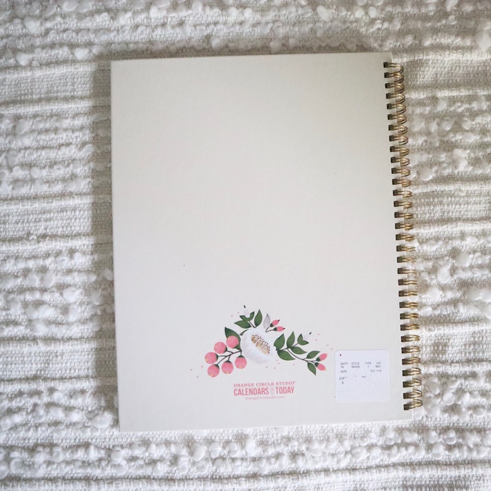 🦋 3 for $30 🦋 Bold blossoms planner 2020 - Picture 8 of 8
